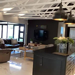 Lyrique Cape Town