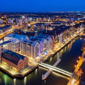 Baltic Riviera - Luxurious With Patio And River View , Danzig Polen